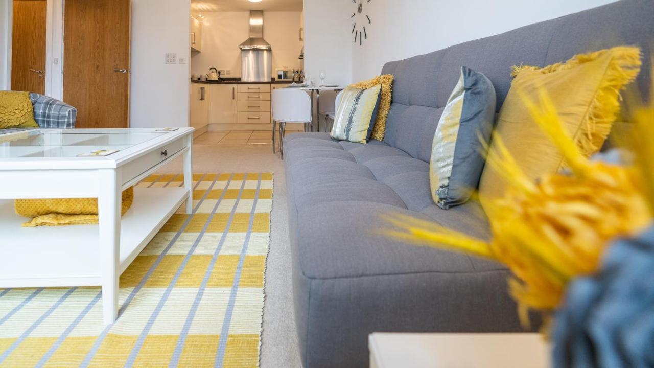 Hansen Court - Stylish Bay With Parking And River Views Apartment *
