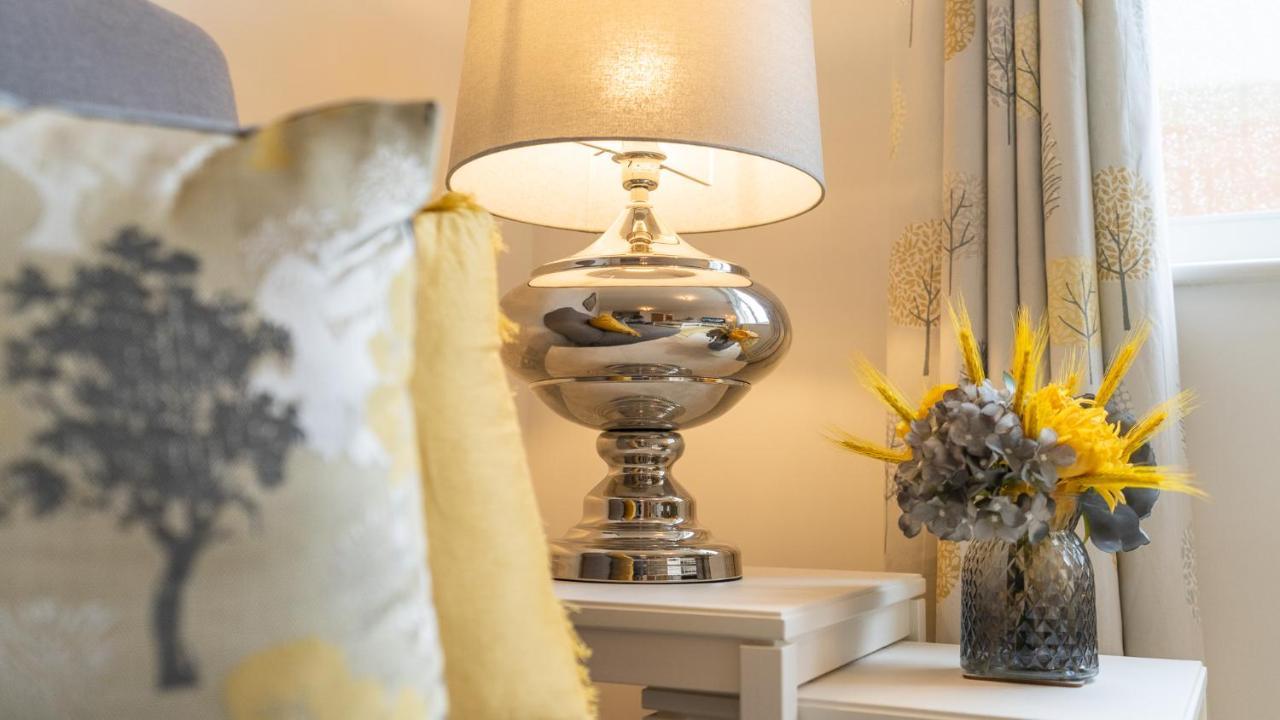 Apartment Hansen Court - Stylish Bay With Parking And River Views Cardiff