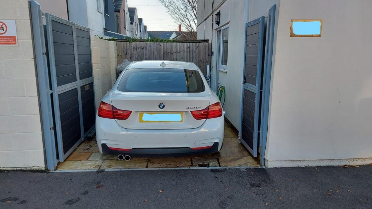 Detached Coach House Near Principality Stadium In * Cardiff