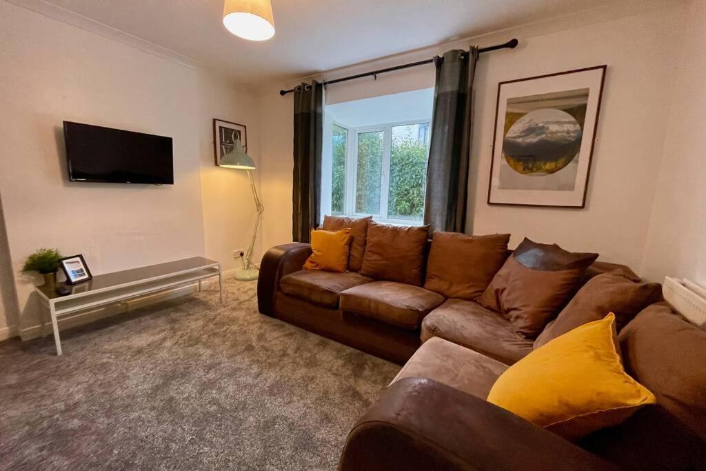 House Near Llandaff For Up To 6 With Parking Holiday home *