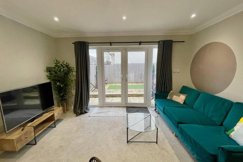Stylish Modern Two Bedroom With Garden * Cardiff