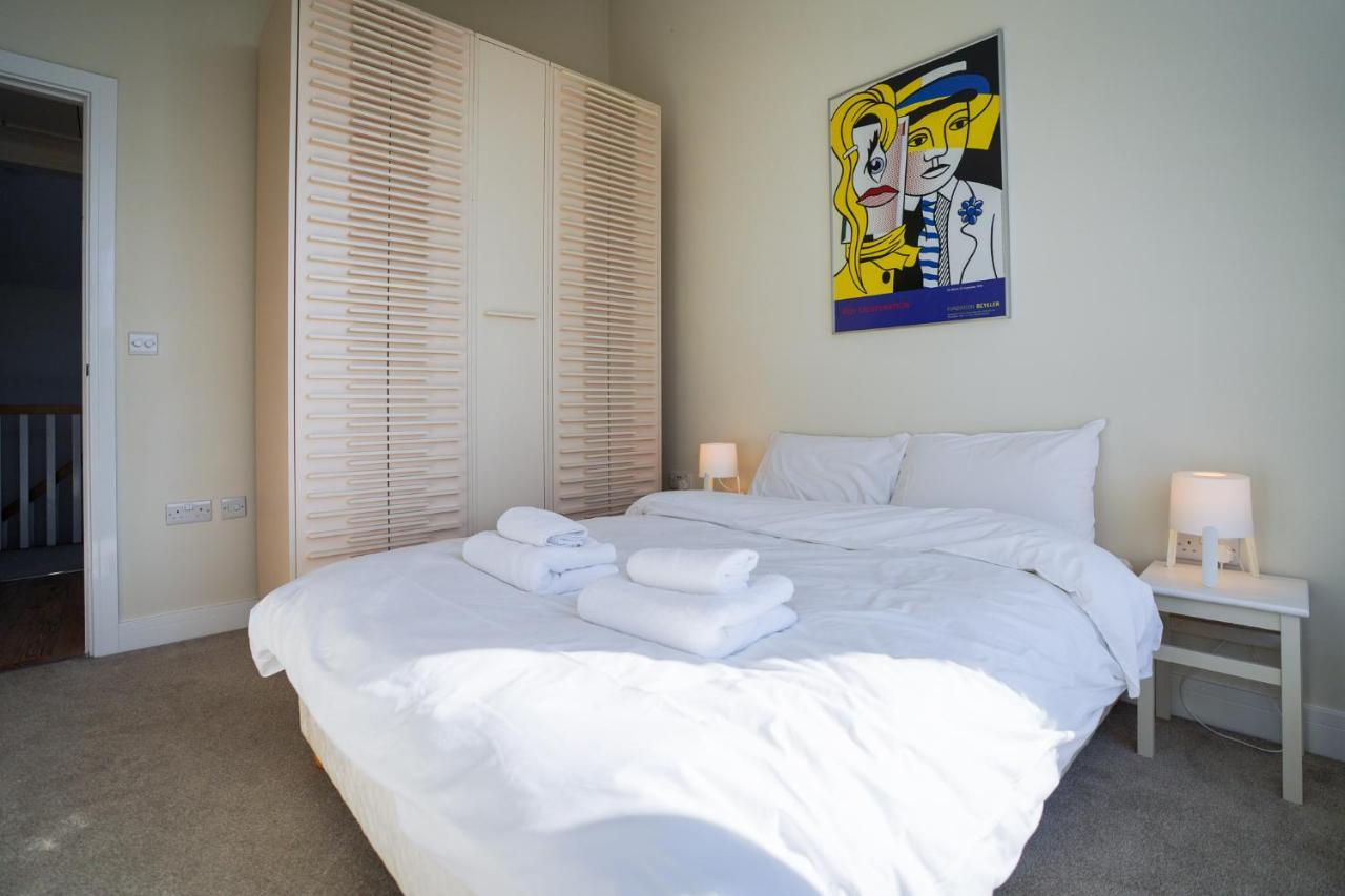 Holiday home Royal Stuart Lane - Townhouse By The Bay With Parking Cardiff