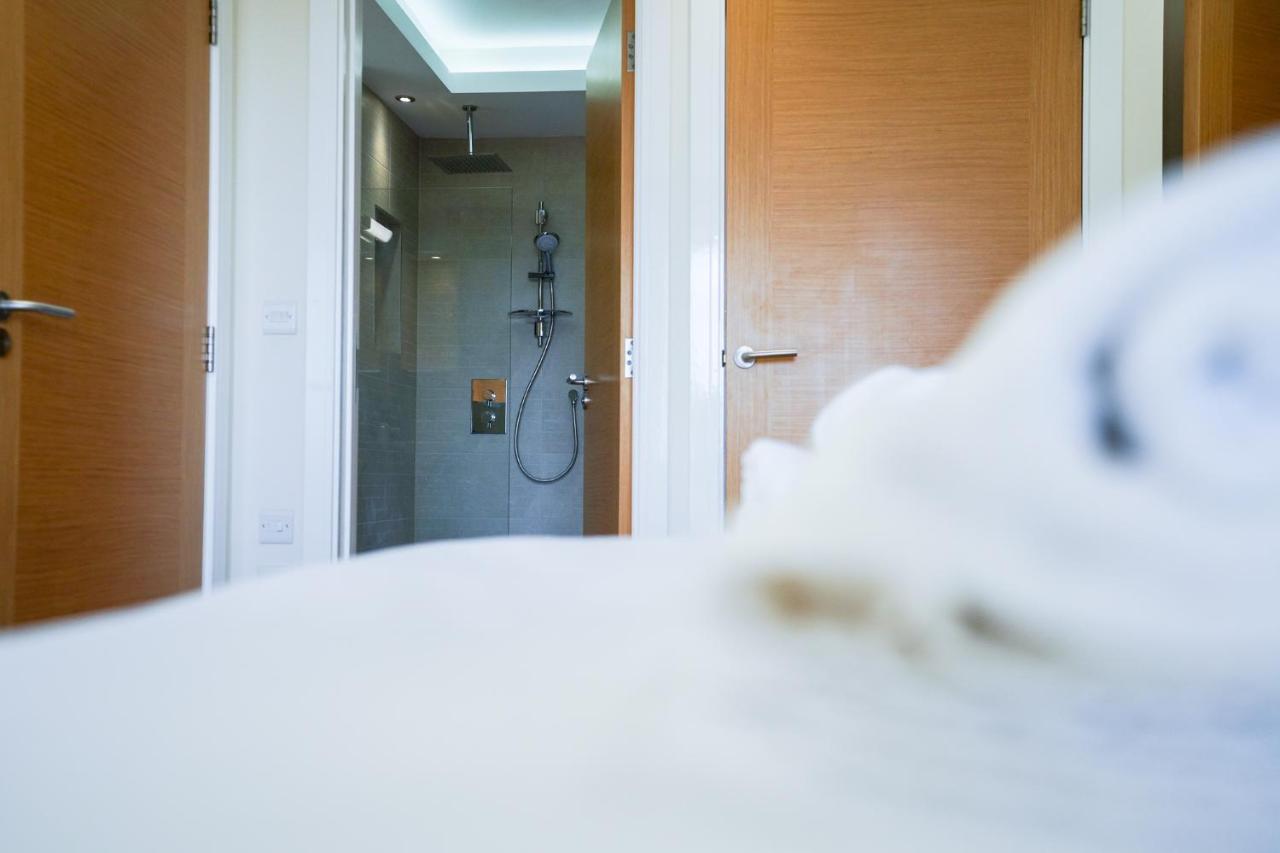 Holiday home Royal Stuart Lane - Townhouse By The Bay With Parking *