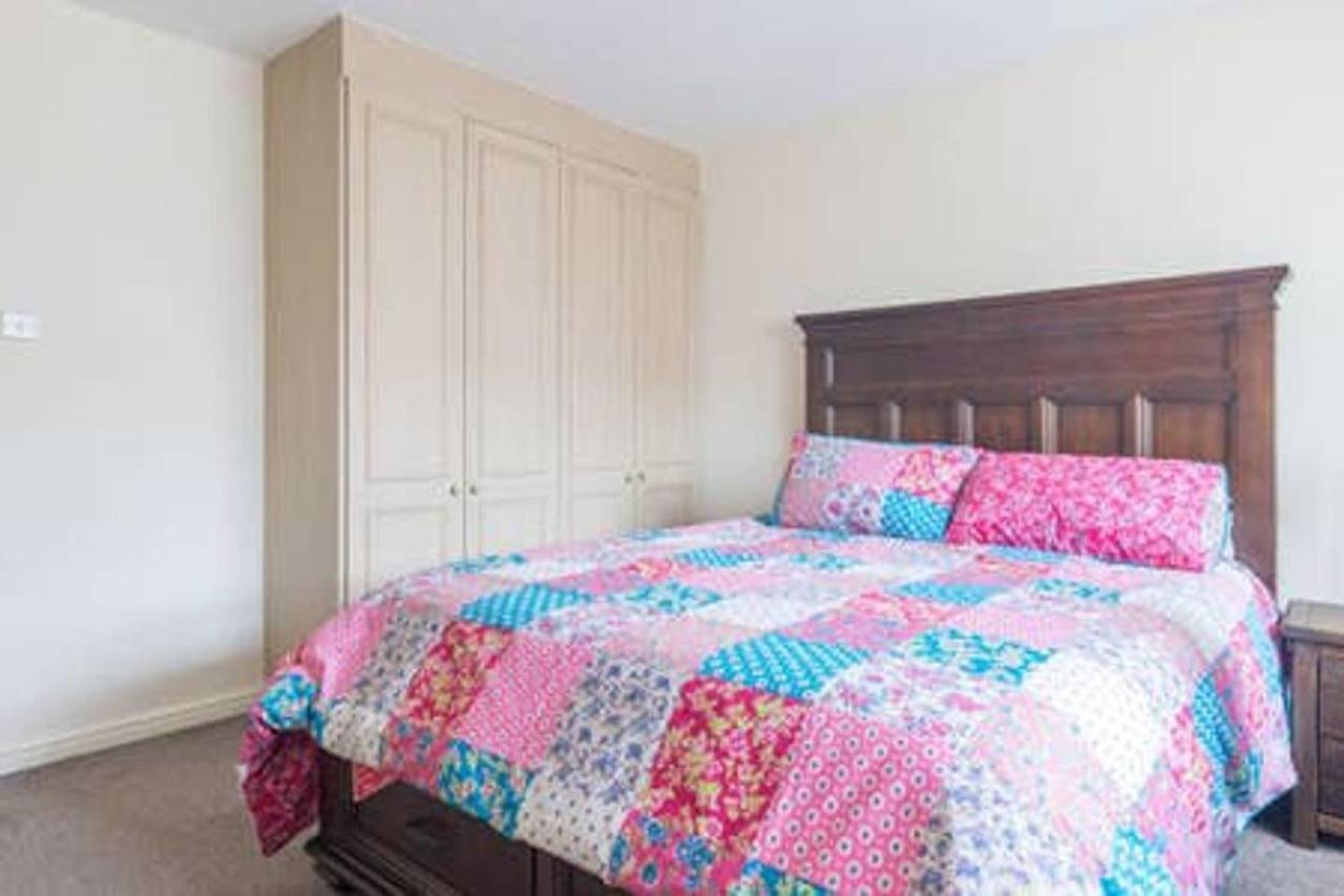 Modern 4 Bedroom Detached House In * Cardiff