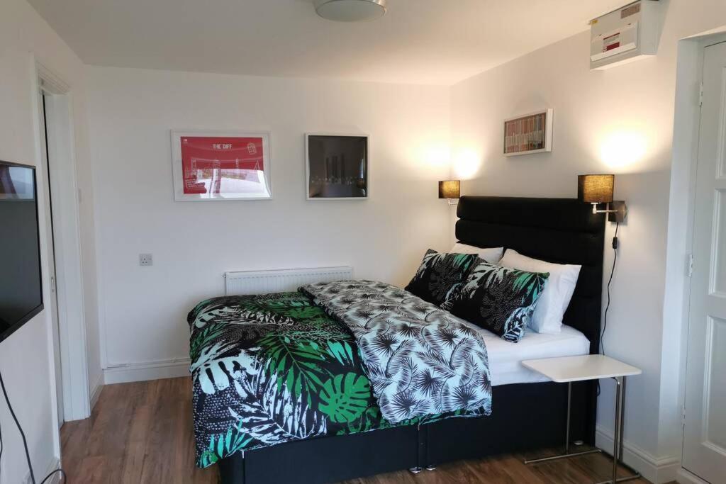 Stylish Bungalow, Close To Centre * Cardiff