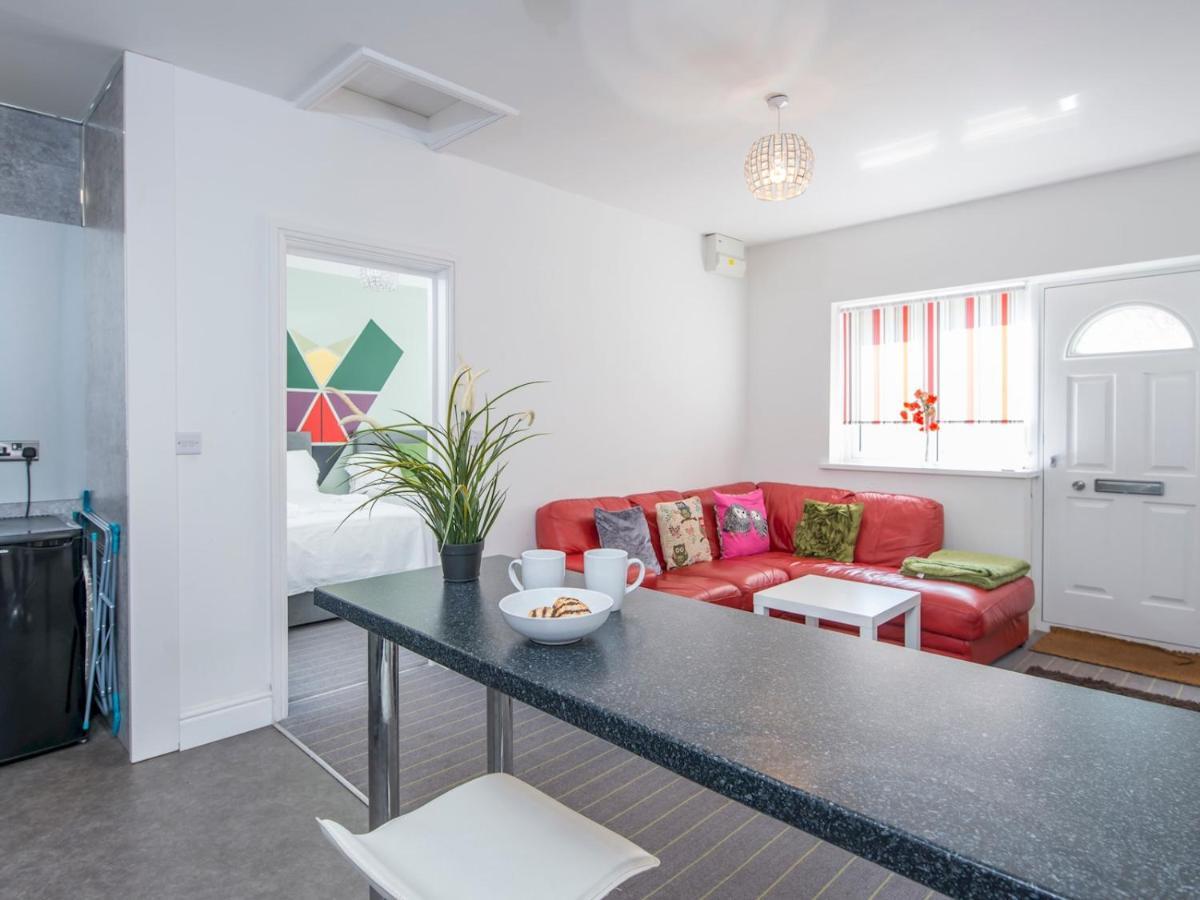 Pass The Keys Modern & Light 2 Bedroom In Canton