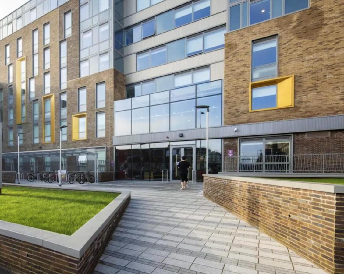 Modern Studios, * Cardiff