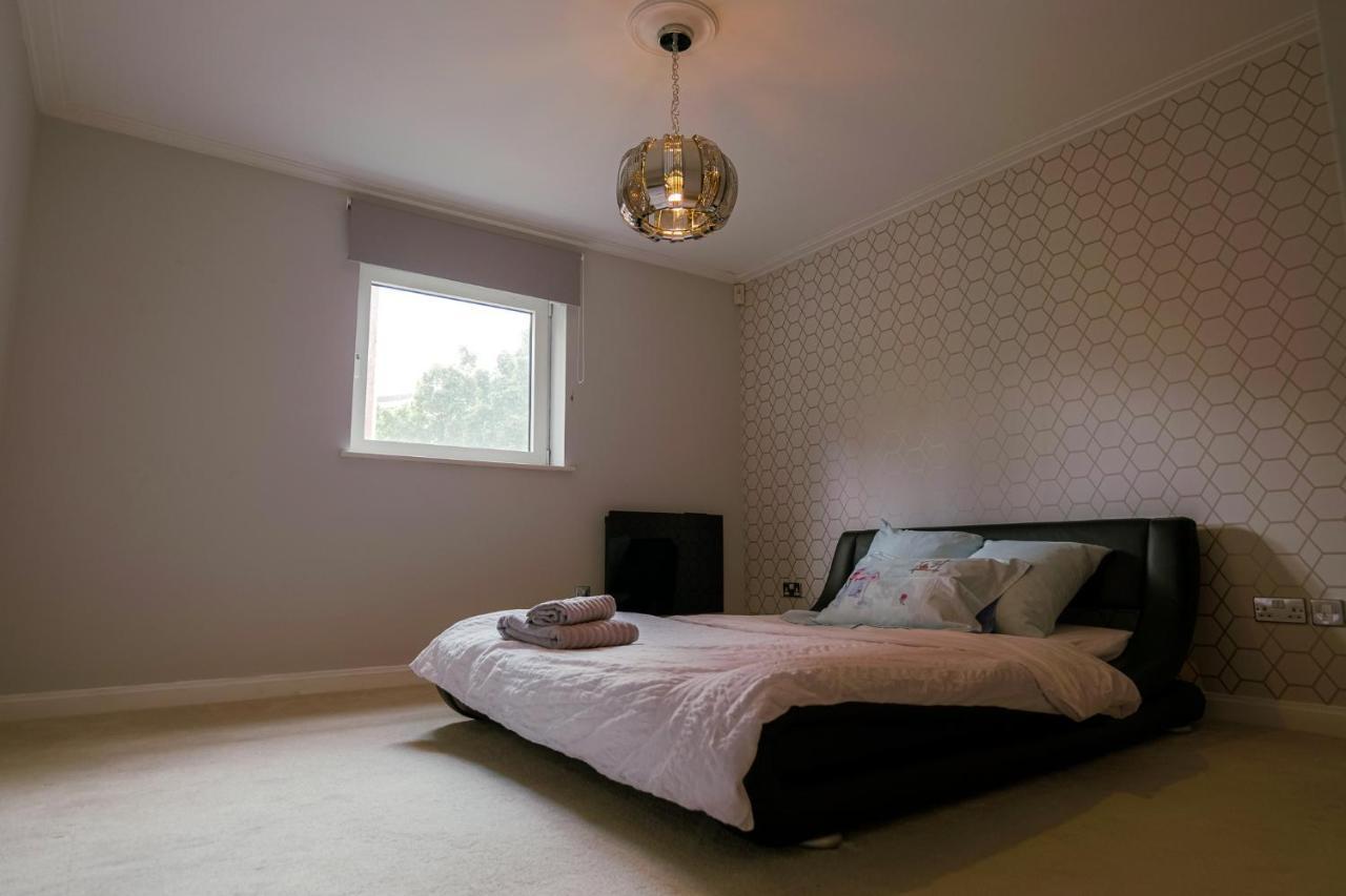 Apartment Stunning Holiday With Free Gym And Parking Cardiff
