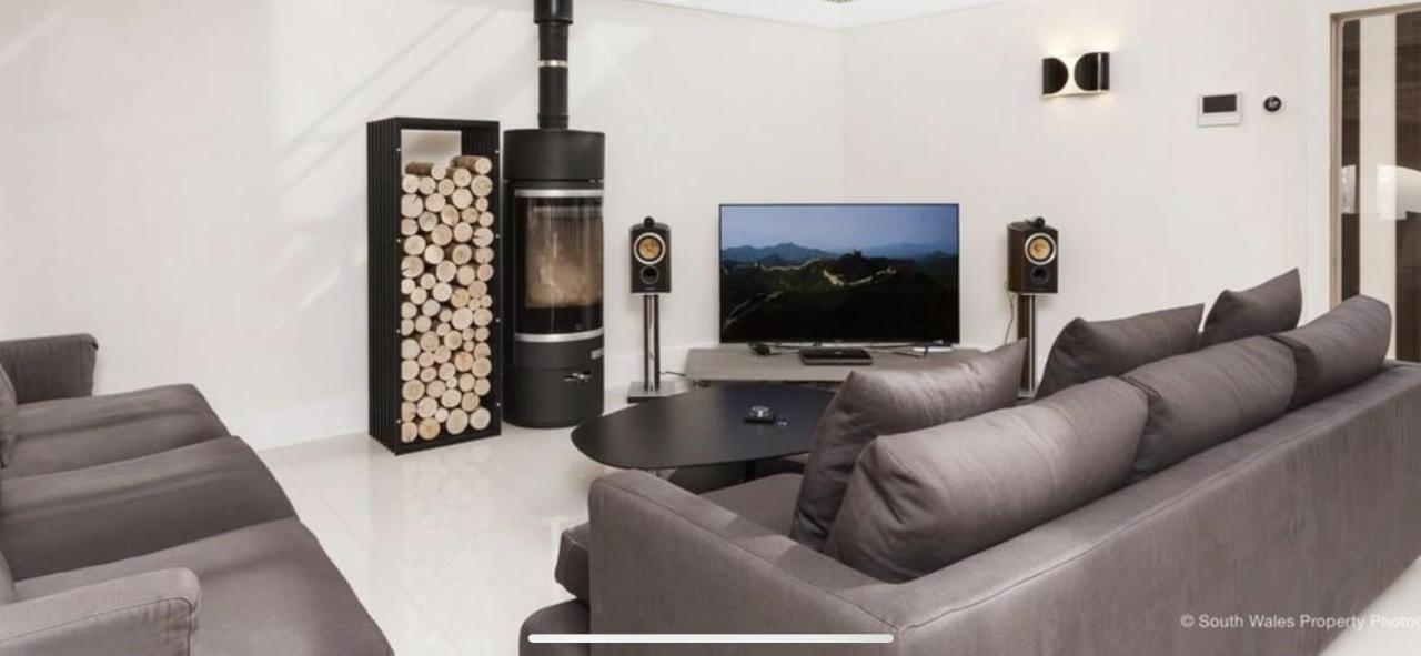 Apartment Private Spa, Steam Room, Sauna, Large Hot Tub And Gym In Stunning 3 Bedroom