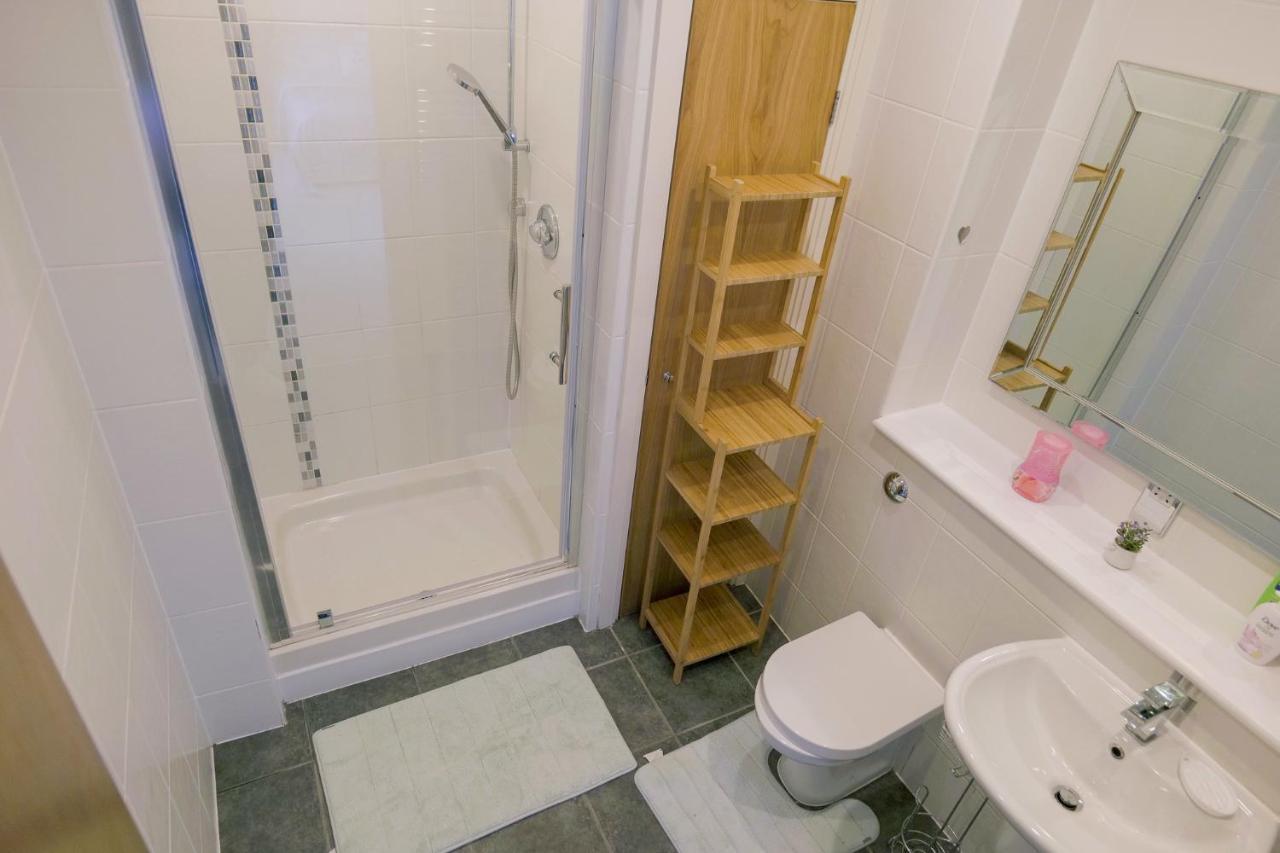 Apartment Stunning Holiday With Free Gym And Parking Cardiff