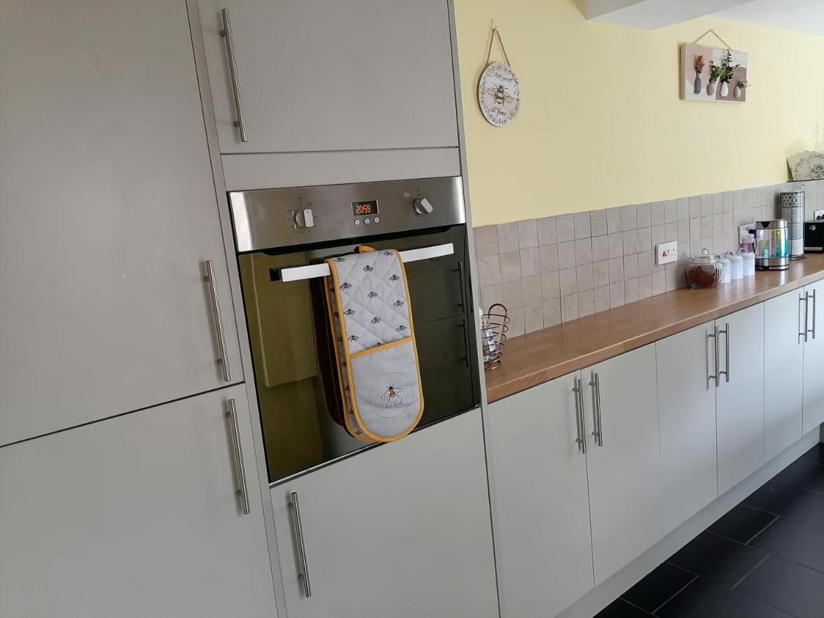 Tynant House- Modern 3 Bed House- Centre And Free Parking Cardiff