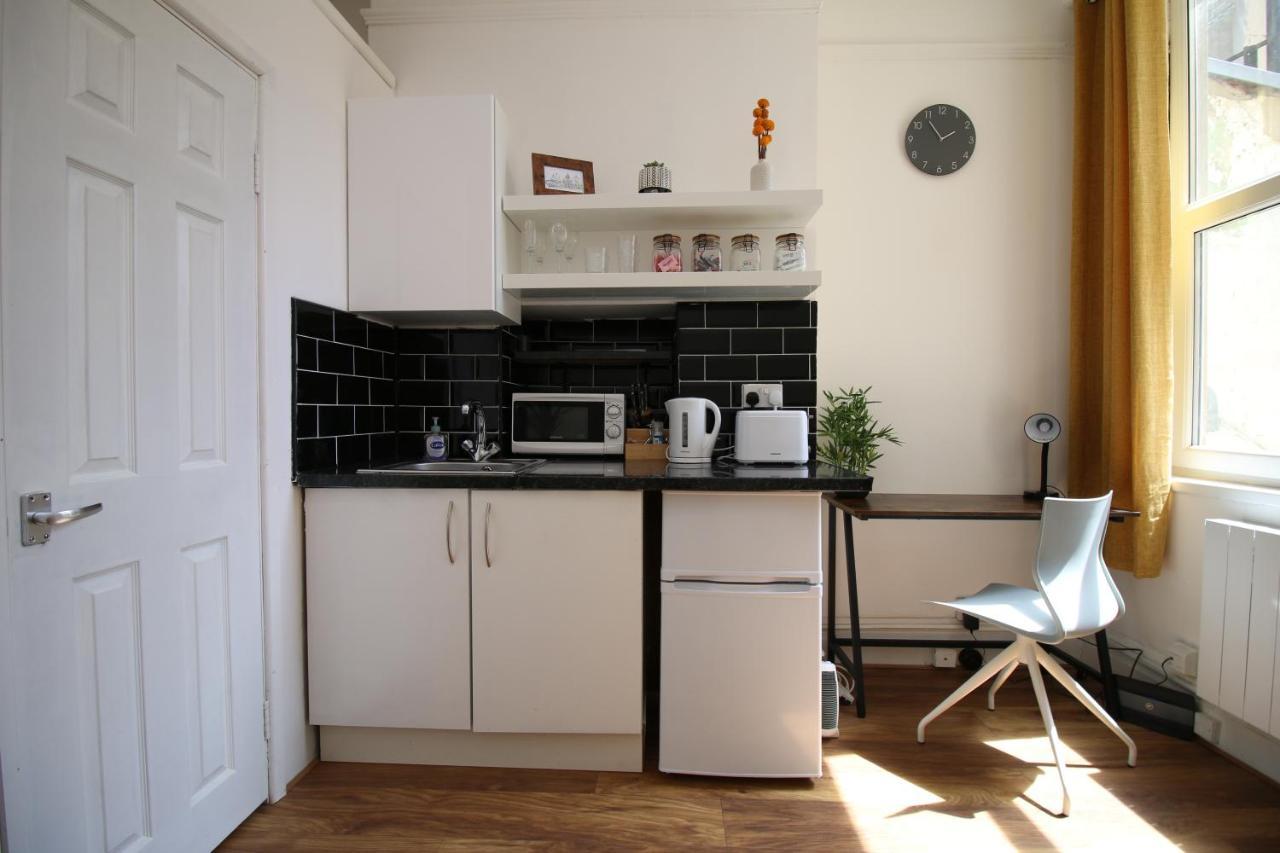 Big Value Bedsit - By Promise * Cardiff