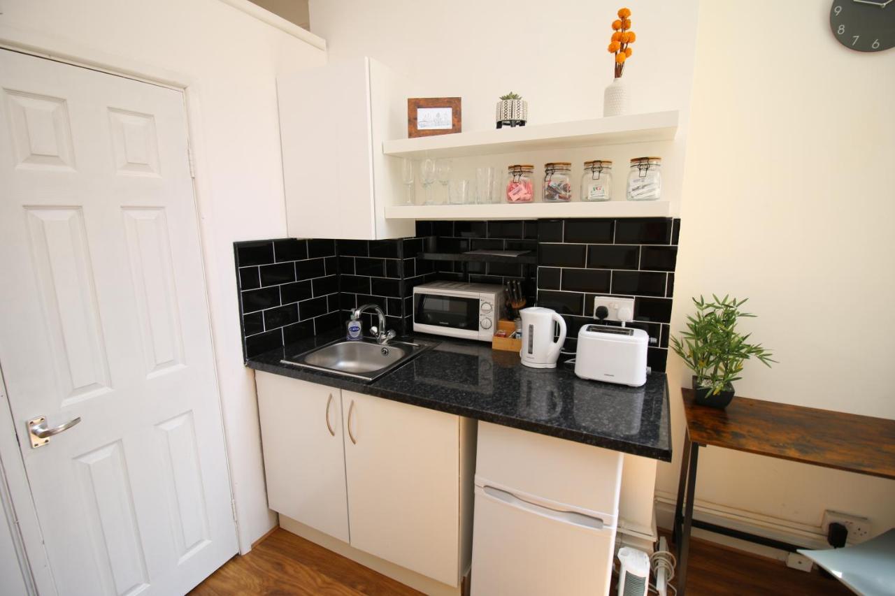 Big Value Bedsit - By Promise Cardiff