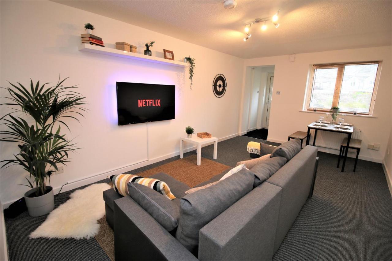 Apartment Thesiger Court - Free Private Parking - By Promise Cardiff