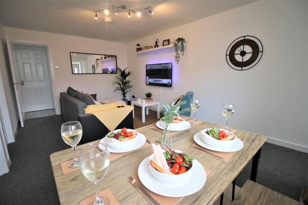 Thesiger Court - Free Private Parking - By Promise * Cardiff