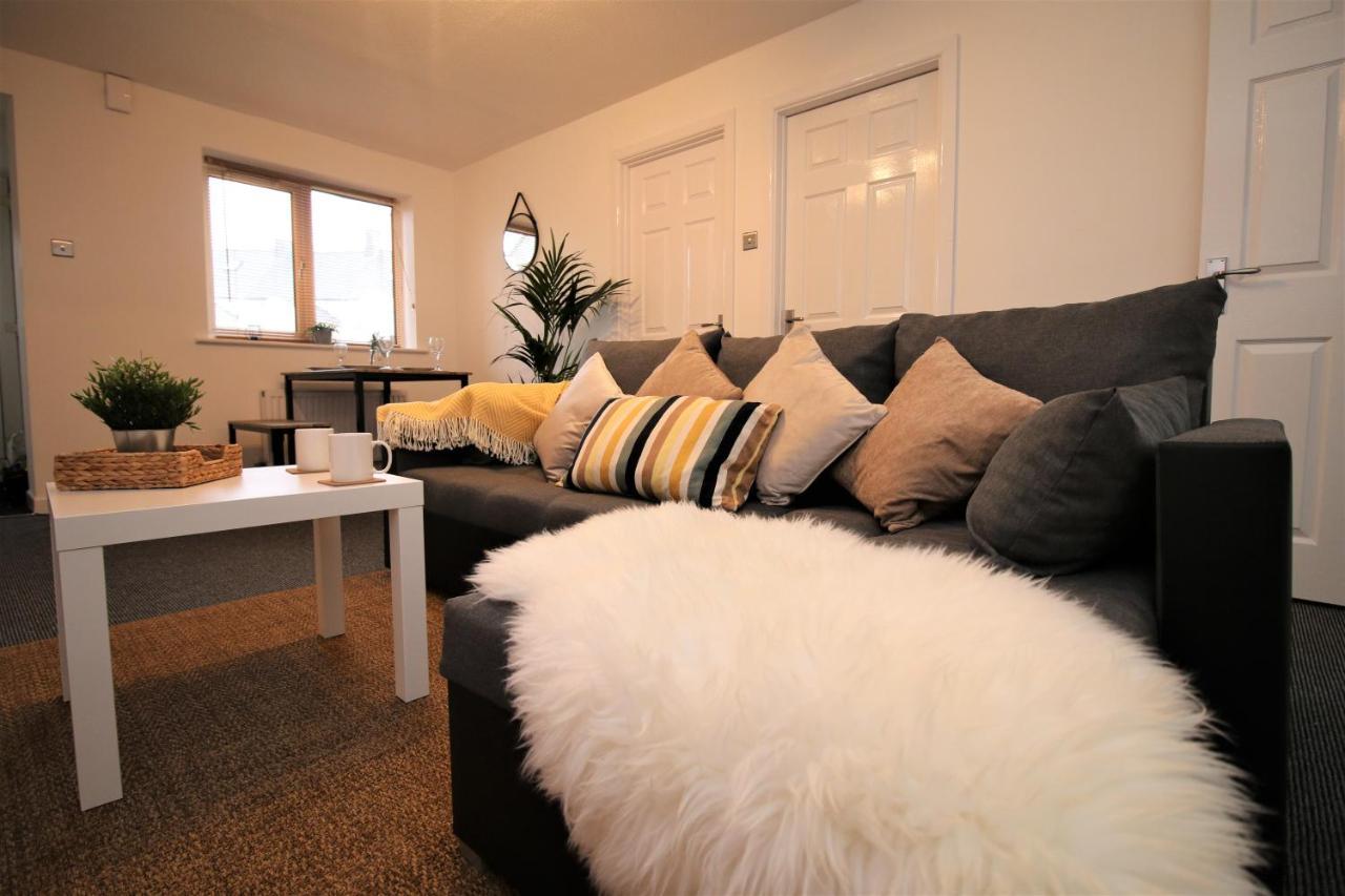 Thesiger Court - Free Private Parking - By Promise Apartment