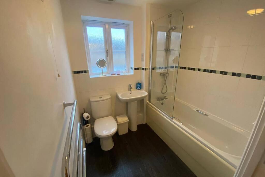 The Onyx - 1 Bed W/ Free Parking