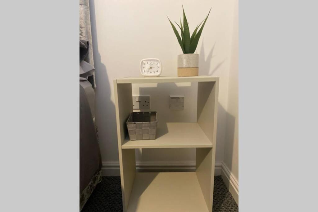 The Onyx - 1 Bed W/ Free Parking *