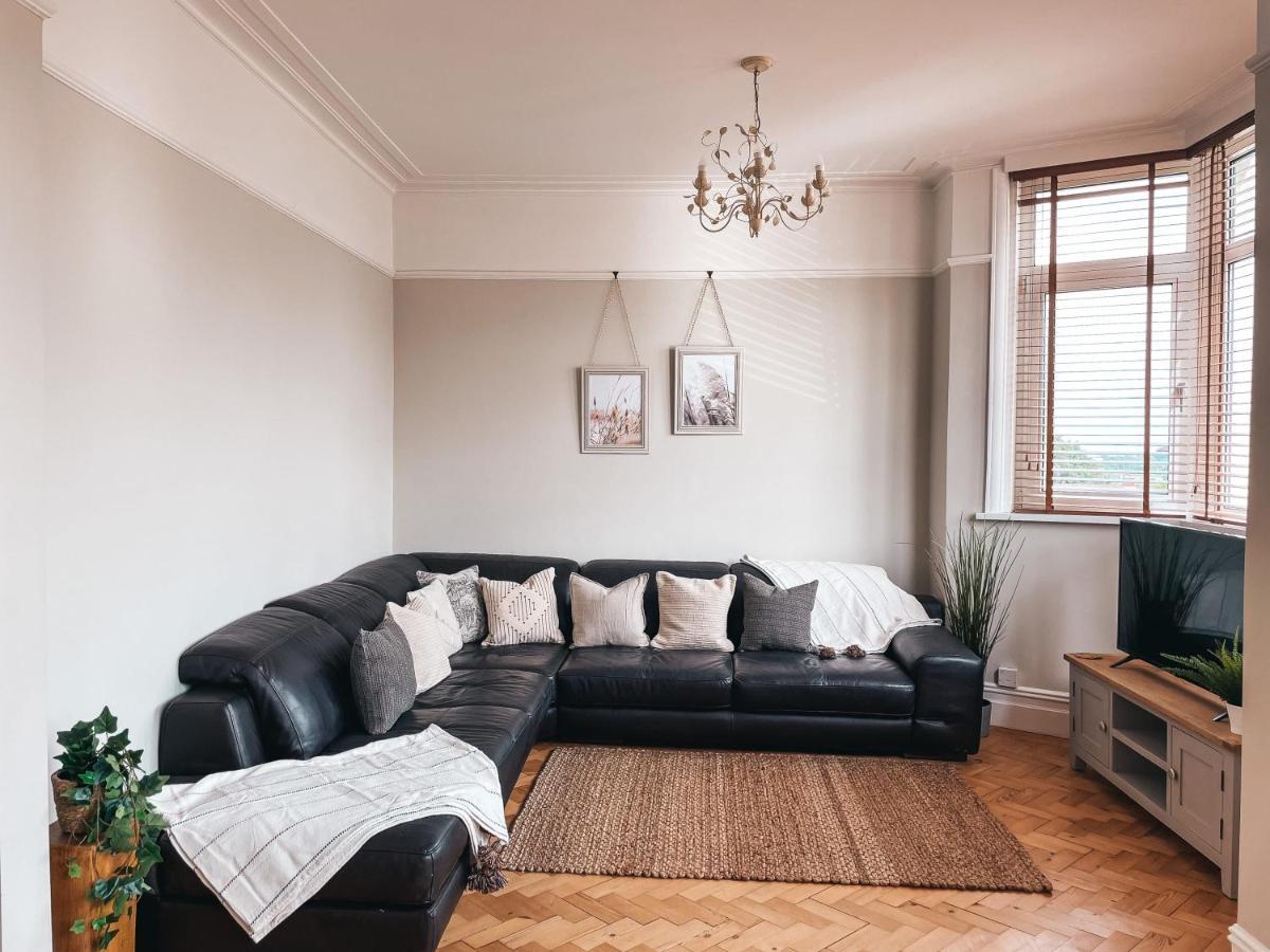 Ty-fry House, By Solace Holiday home Cardiff
