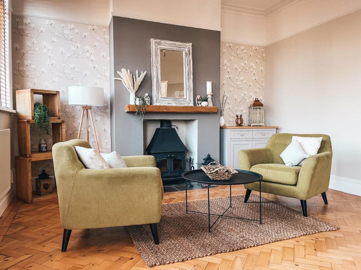 Ty-fry House, By Solace Holiday home *