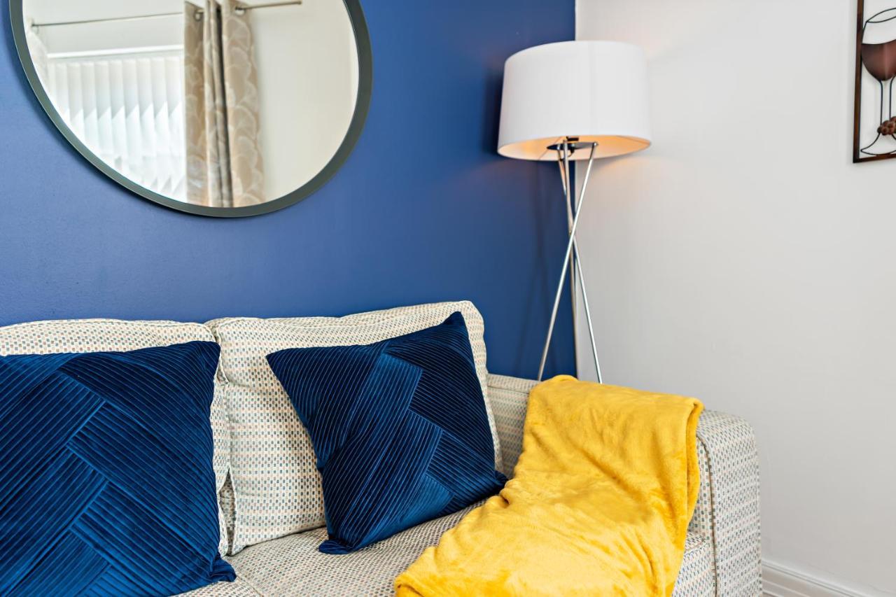 Apartment In Canton St John's Court *