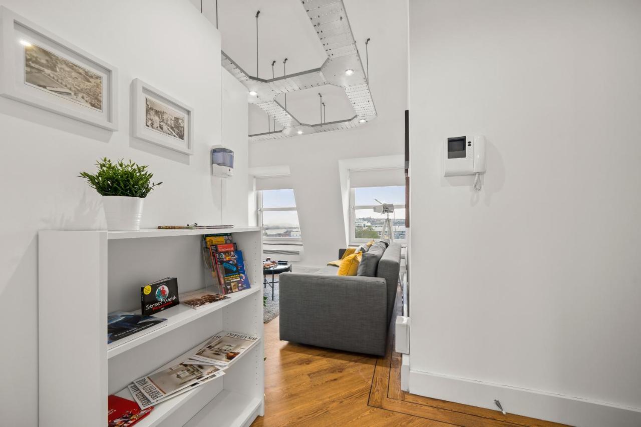 In Bay Mount Stuart Square Panoramic Bay Views * Cardiff