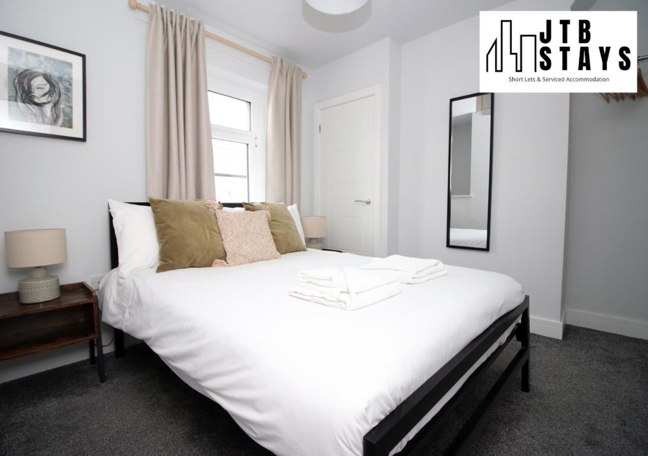 Holiday home Modernised 2 Bedroom Townhouse By Jtb Stays Short Lets & Serviced Accommodation Cardiff With Wifi & Self Check In *