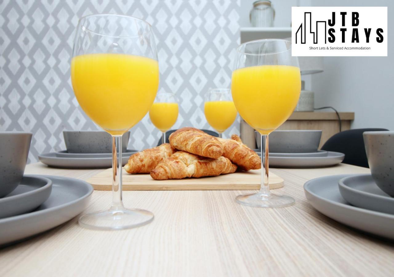 Modernised 2 Bedroom Townhouse By Jtb Stays Short Lets & Serviced Accommodation Cardiff With Wifi & Self Check In