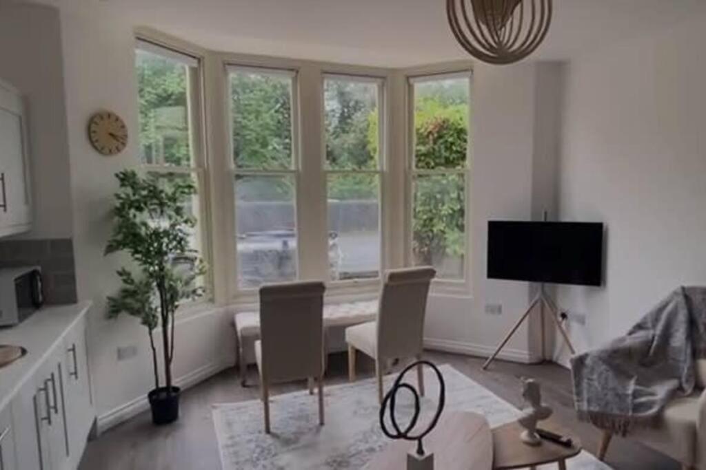 18 North Road Flat 1 By Mia Living Free Parking On Site