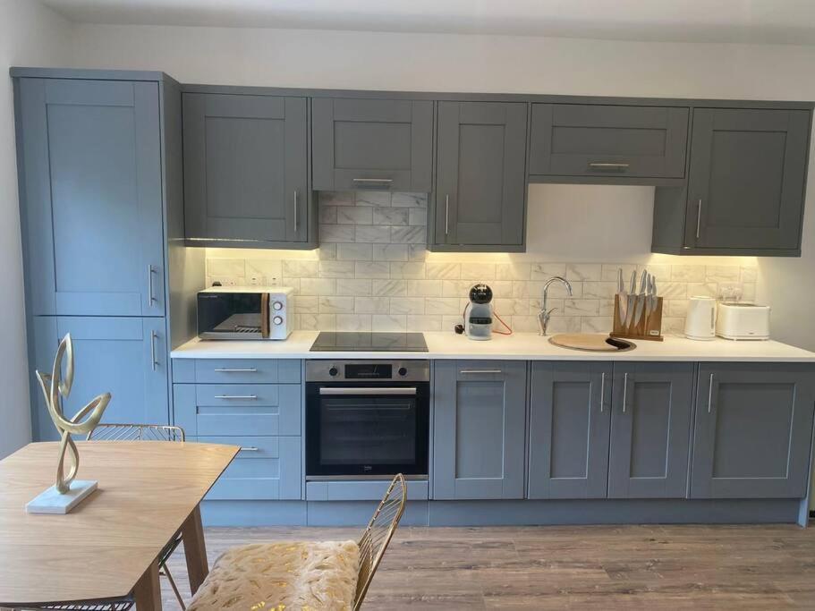 18 North Road Flat 2 By Mia Living Free Parking On Site Apartment *