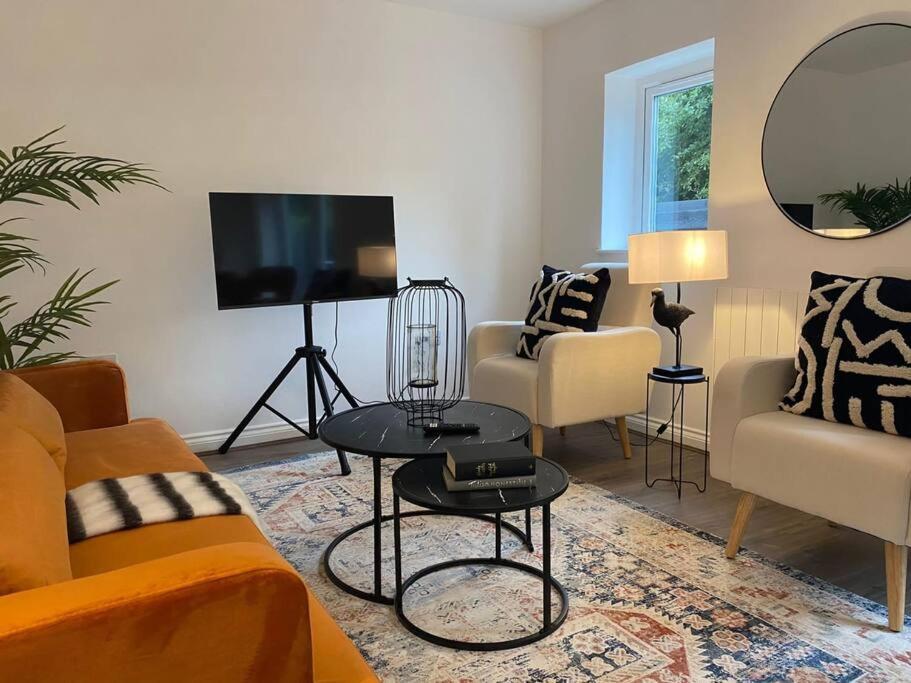 18 North Road Flat 2 By Mia Living Free Parking On Site * Cardiff