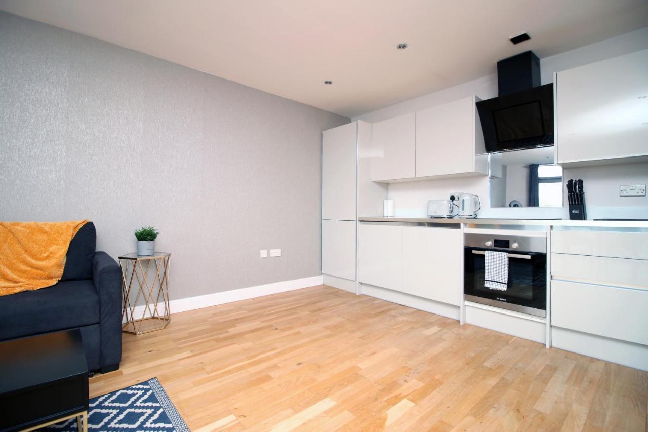 The View - Long Offer - Modern And Parking By Cto Serviced Apartment