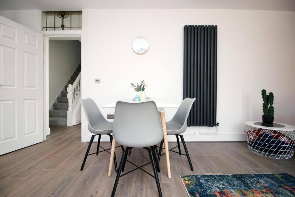 16 North Road Flat 4 By Mia Living Free Parking On Site Cardiff