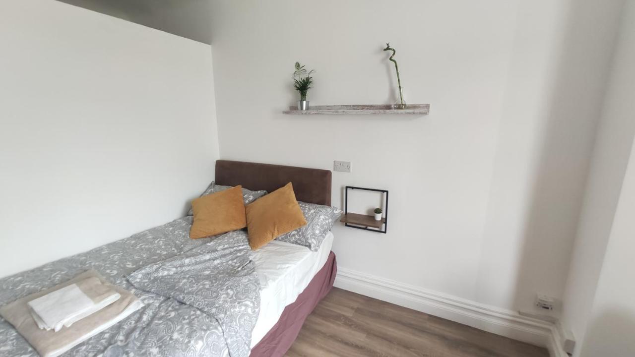 Apartment Perfect And Convenient 1 Bedroom Apartment *
