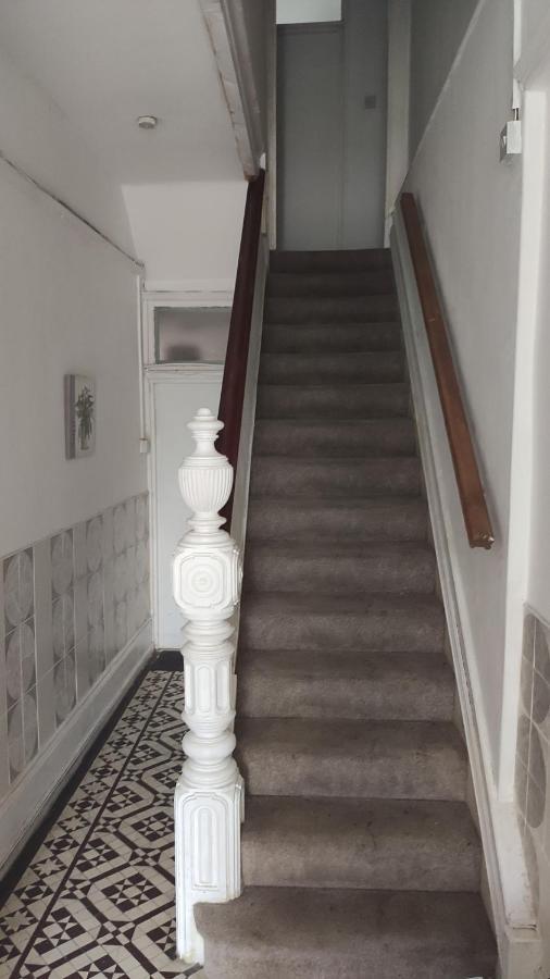 Apartment Perfect And Convenient 1 Bedroom Apartment *
