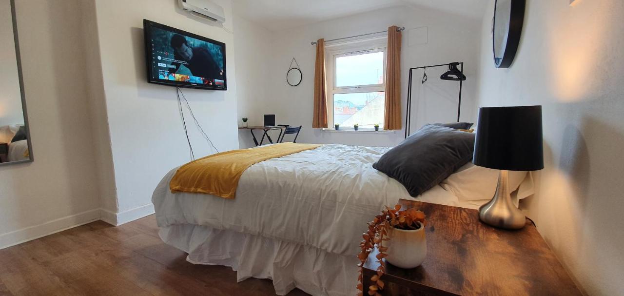 Fast Broadband, Budget Stay, Free Netflix. * Cardiff