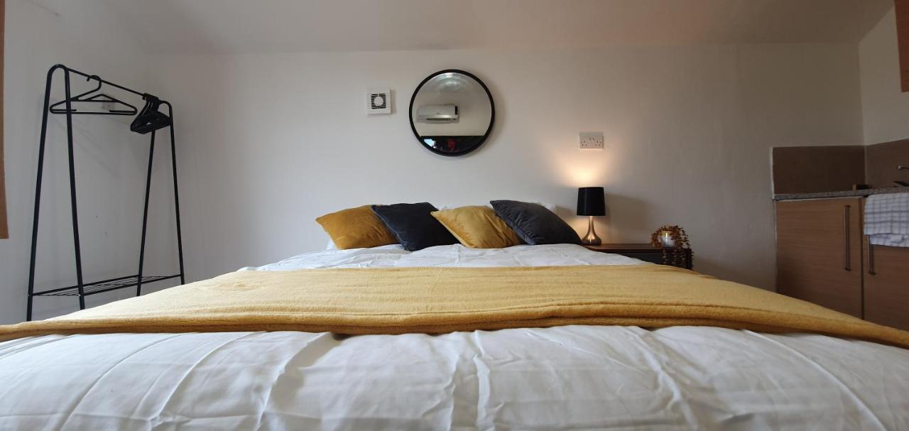 Apartment Fast Broadband, Budget Stay, Free Netflix.