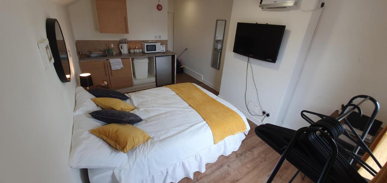 Fast Broadband, Budget Stay, Free Netflix. * Cardiff