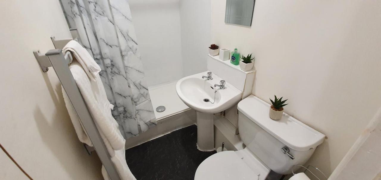 Fast Broadband, Budget Stay, Free Netflix. Apartment *