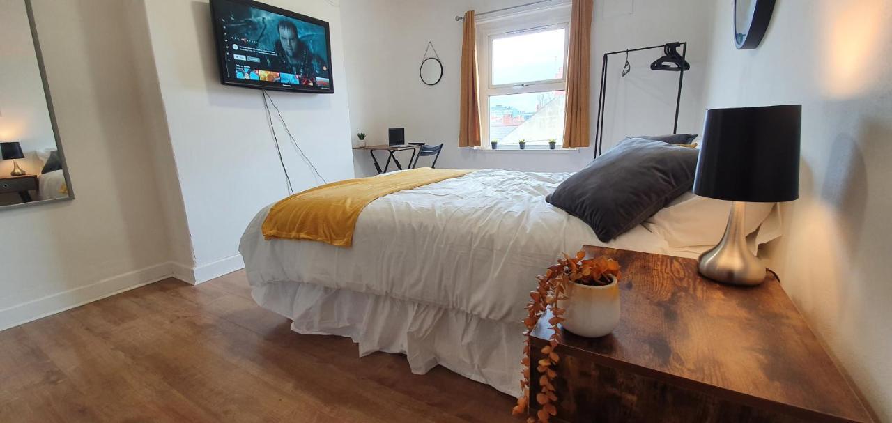 Fast Broadband, Budget Stay, Free Netflix. Apartment *