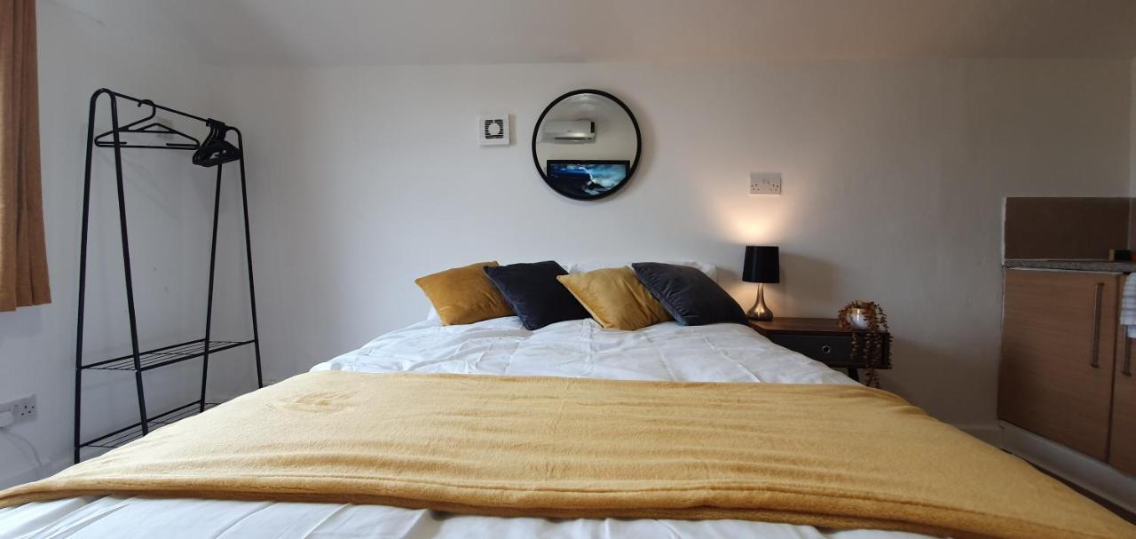 Fast Broadband, Budget Stay, Free Netflix. * Cardiff