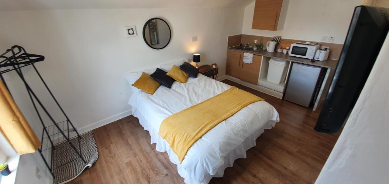 Fast Broadband, Budget Stay, Free Netflix. Apartment *