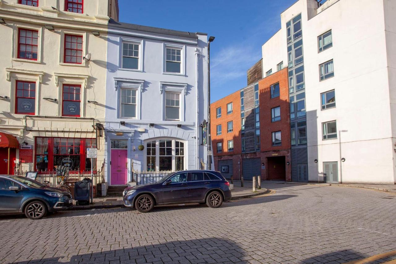 Higgihaus #5 Sleeps 14-16 Hens Stags Big Groups Cardiff