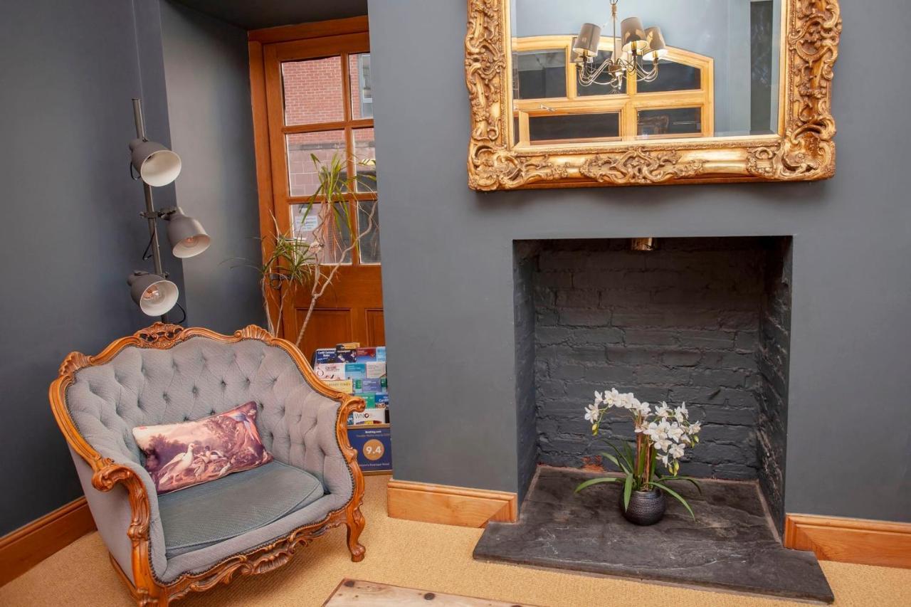 Higgihaus #5 Sleeps 14-16 Hens Stags Big Groups Holiday home *