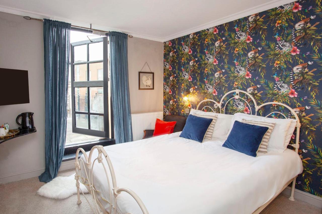 Higgihaus #5 Sleeps 14-16 Hens Stags Big Groups Holiday home