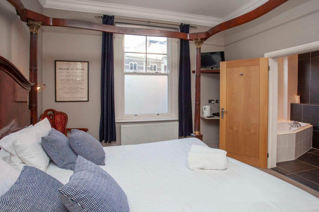 Higgihaus #5 Sleeps 14-16 Hens Stags Big Groups Holiday home