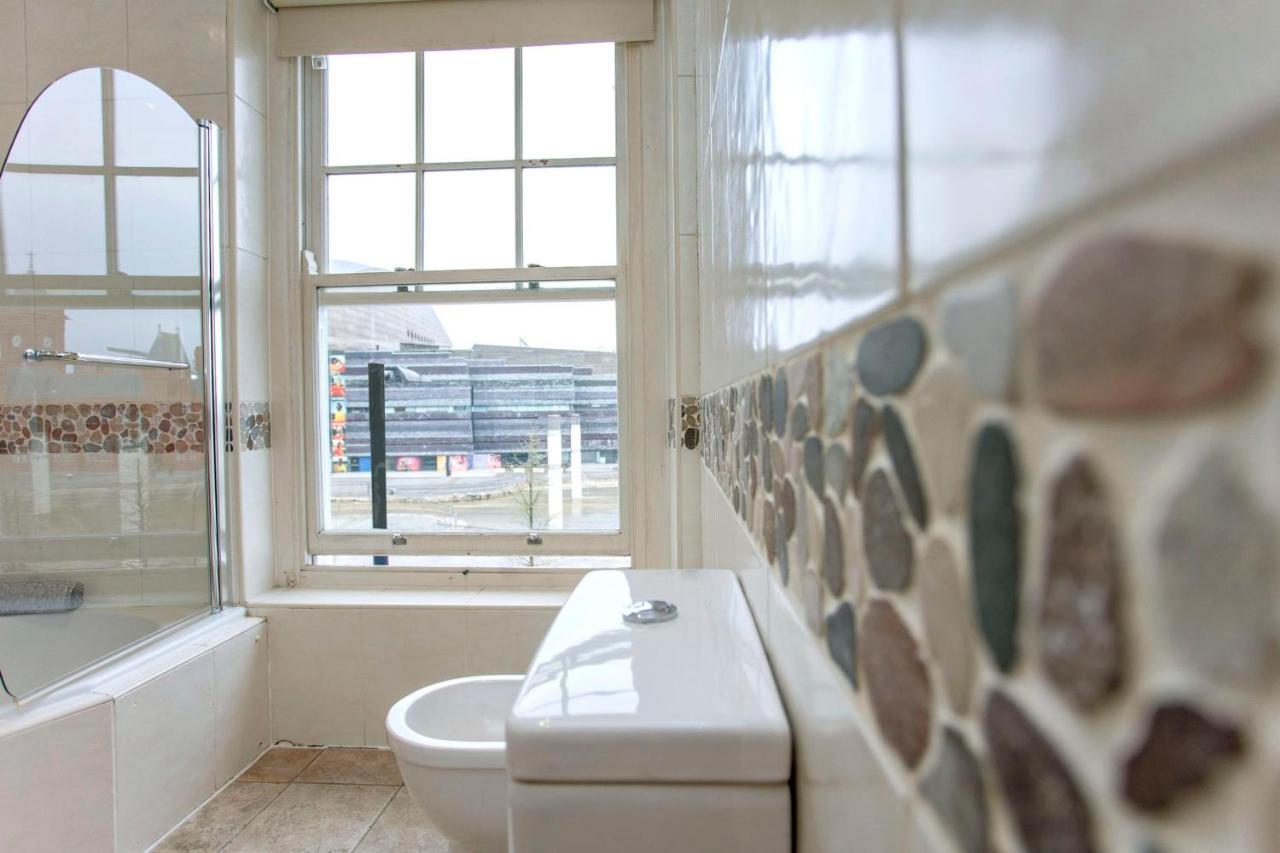 Higgihaus #5 Sleeps 14-16 Hens Stags Big Groups Holiday home