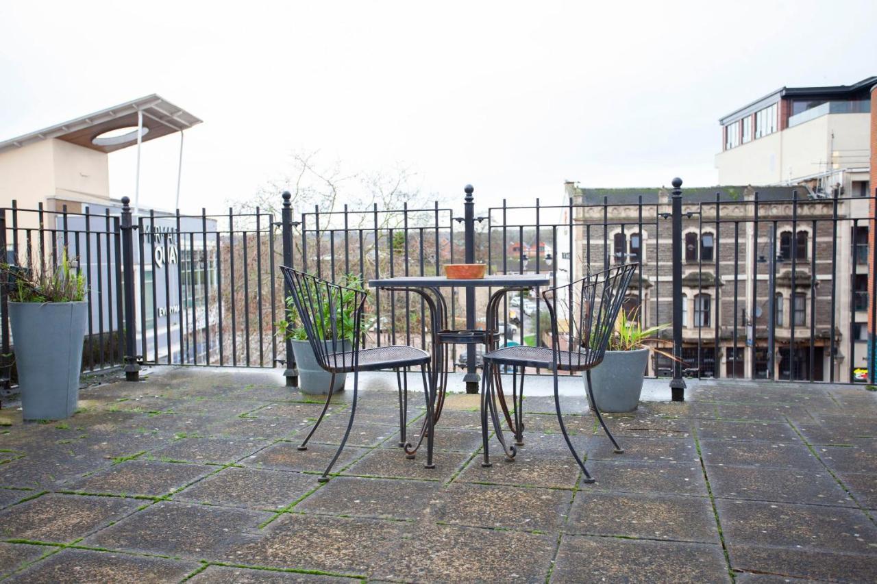 Higgihaus #5 Sleeps 14-16 Hens Stags Big Groups Holiday home *