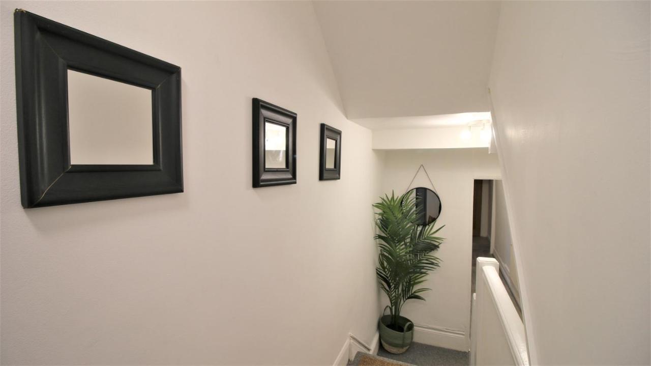 Free Local Parking - Fast Wifi - Sleeps 10 Guests By Promise