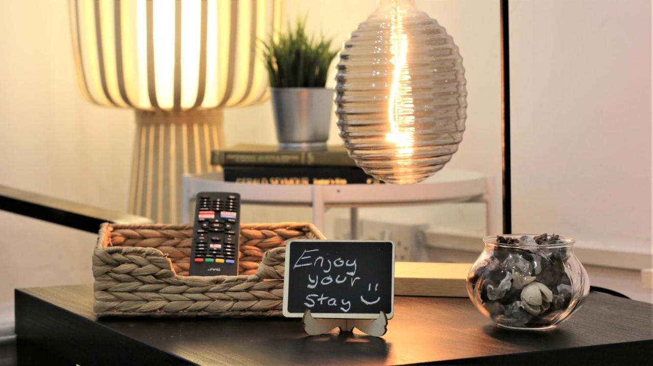 Free Local Parking - Fast Wifi - Sleeps 10 Guests By Promise * Cardiff